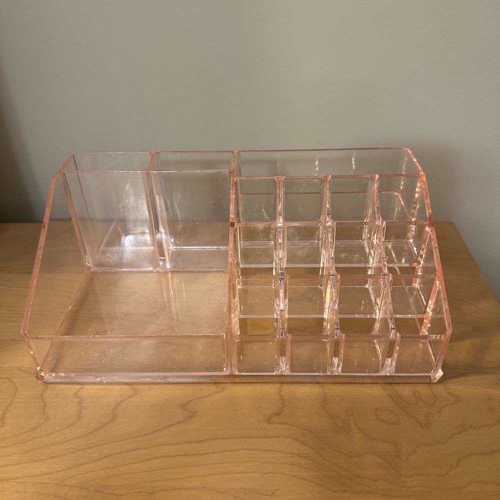 Makeup organizer